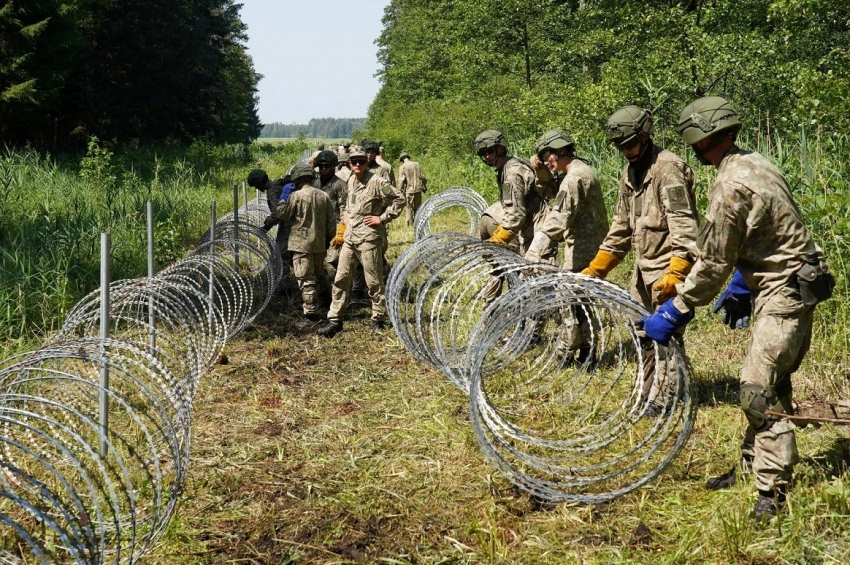 Estonia își securizează frontiera cu Rusia cu sârmă ghimpată