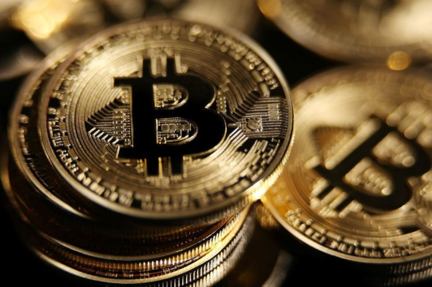 Bitcoin hits 30,000-dollar benchmark