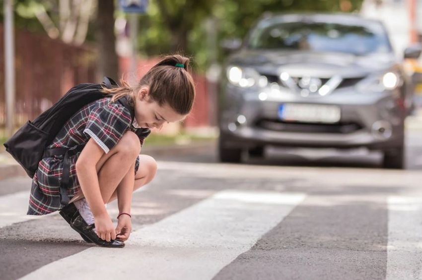 Electric and hybrid cars are more dangerous for pedestrians than vehicles running on ...