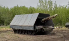 [video] Russians transform tanks into armored turtles to protect ...